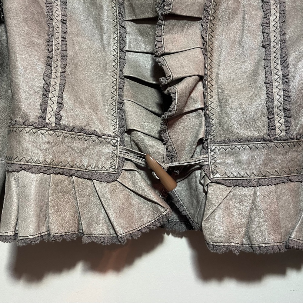 Vintage 90's Y2K Moda International 100% Leather Ruffle Trim Jacket Size Medium - Picture 5 of 11